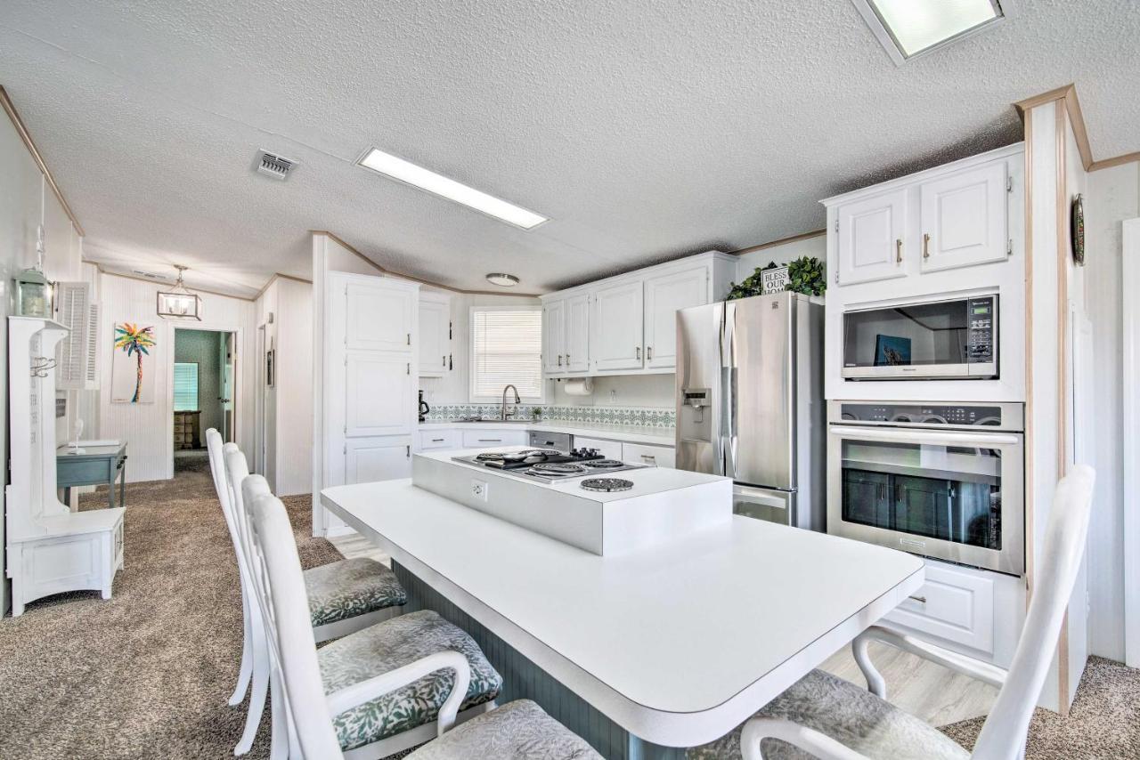 Retreat On The River With Boat Dock, Porch, And Grill! Homosassa Exterior photo
