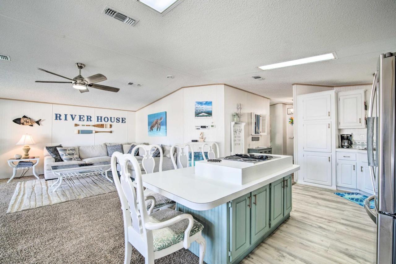 Retreat On The River With Boat Dock, Porch, And Grill! Homosassa Exterior photo