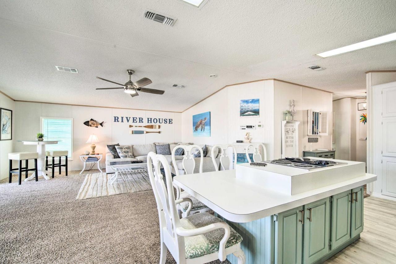Retreat On The River With Boat Dock, Porch, And Grill! Homosassa Exterior photo